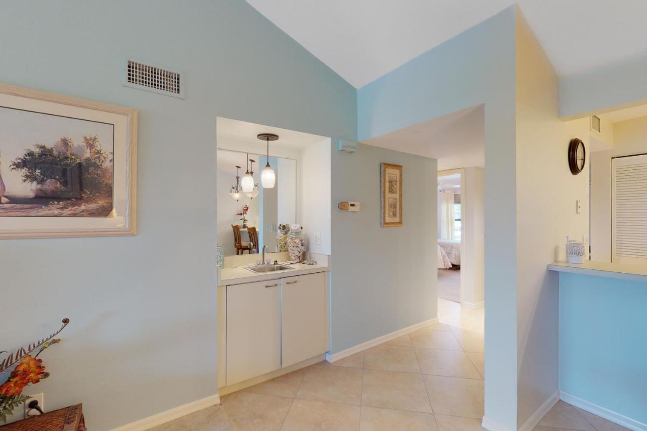 Sea-renity, Unit H-205 Apartment