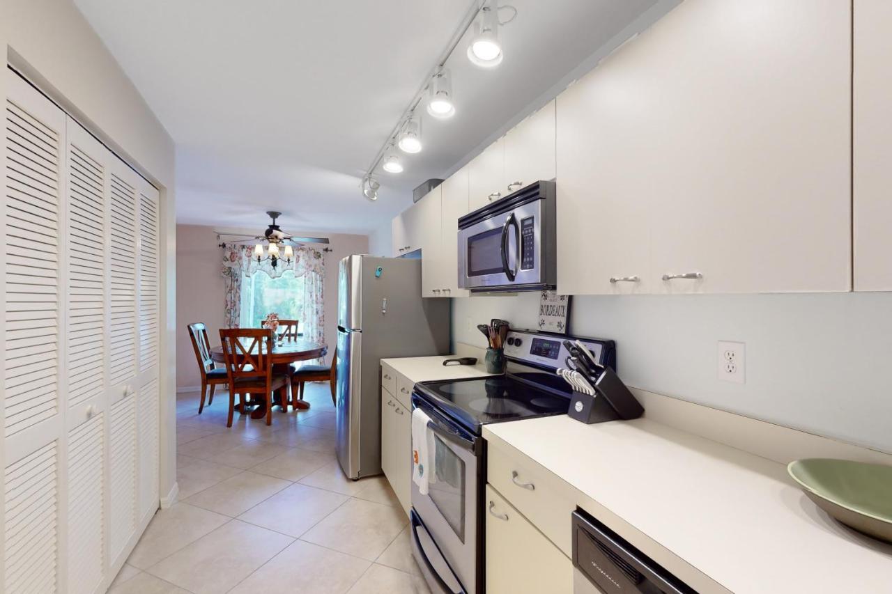 Sea-renity, Unit H-205 Apartment Naples