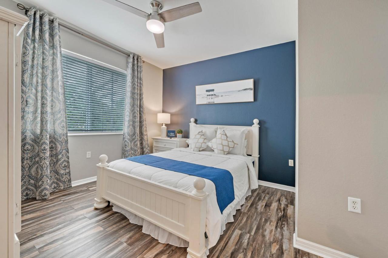 Villa Golf Condo- Pool- Lakeview- 10mi To Beaches Naples