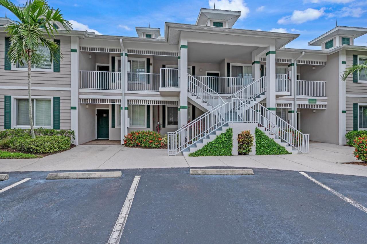 Golf Condo- Pool- Lakeview- 10mi To Beaches * Naples
