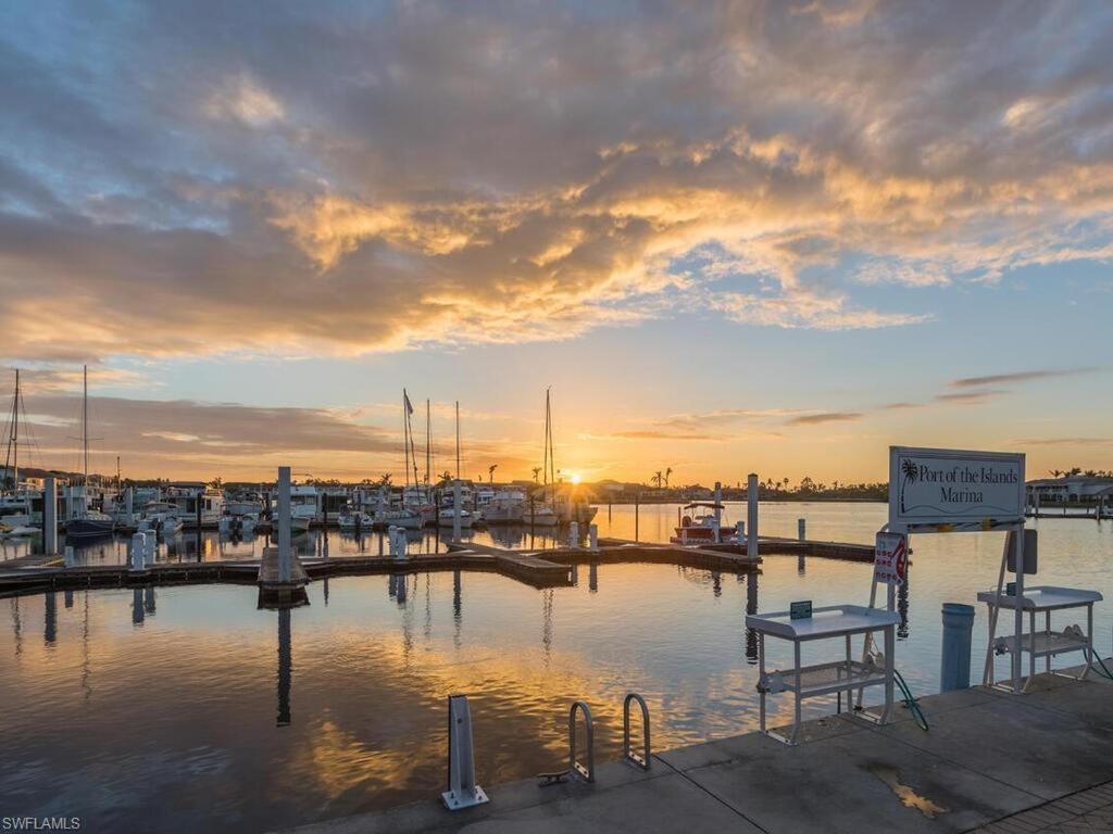 Marina Getaway On The Water! Apartment Naples