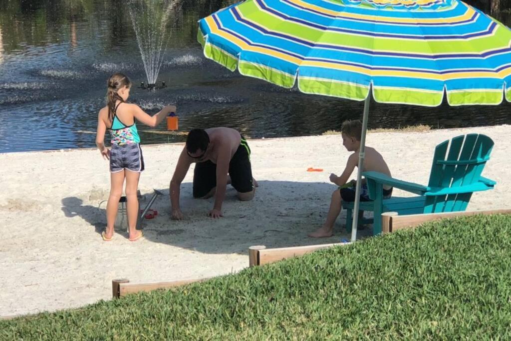 Coastal Vibes, Pickleball Court, One Mile To The Naples
