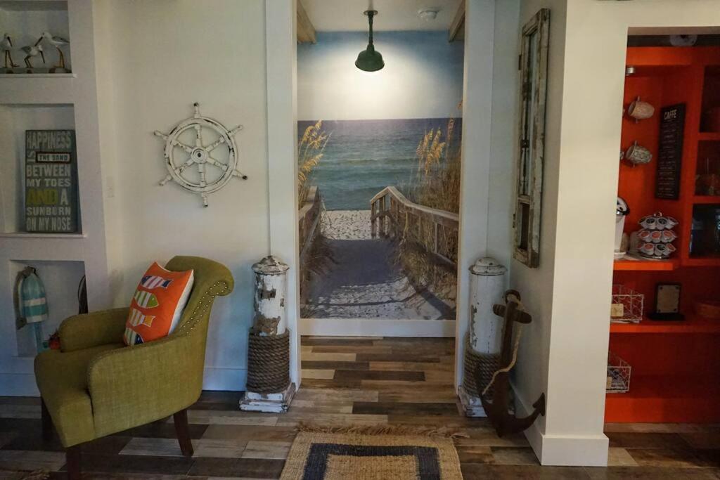 Coastal Vibes, Pickleball Court, One Mile To The * Naples