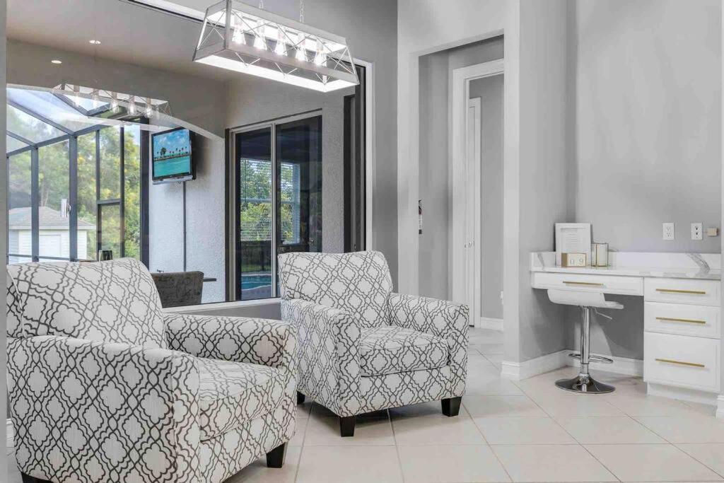 Holiday home Luxury Home, Close To The And Heated Pool. Naples