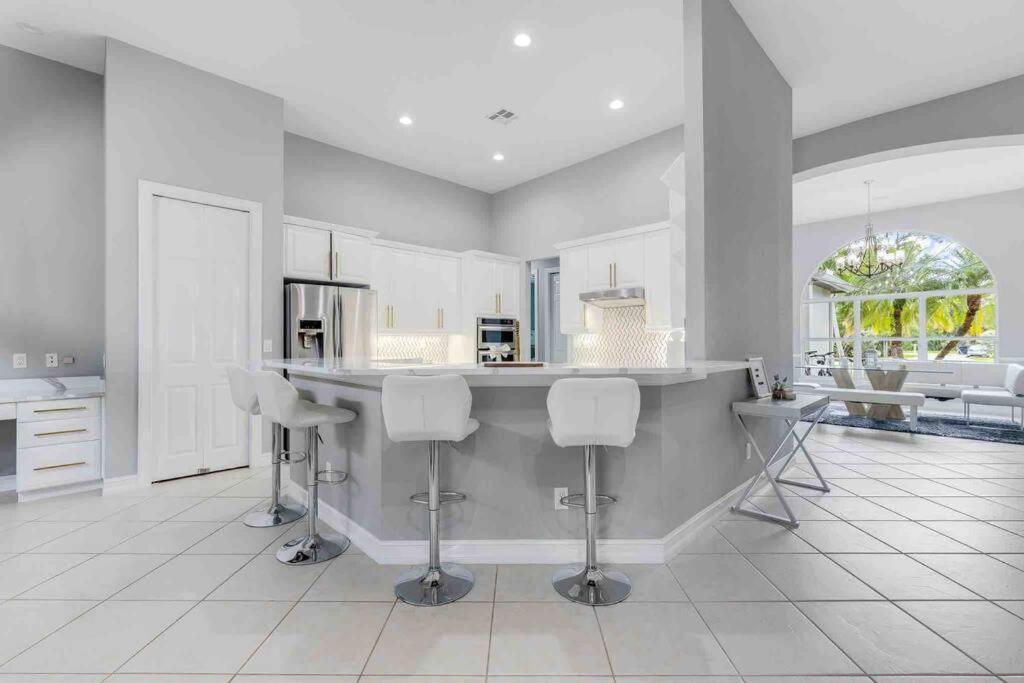 Holiday home Luxury Home, Close To The And Heated Pool. Naples