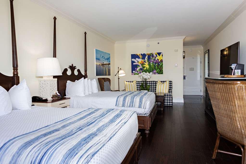 At Pelican Bay 4* Naples