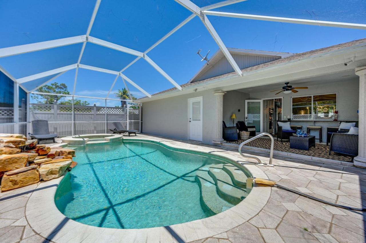 Retreat With Private Pool And Spa! Naples