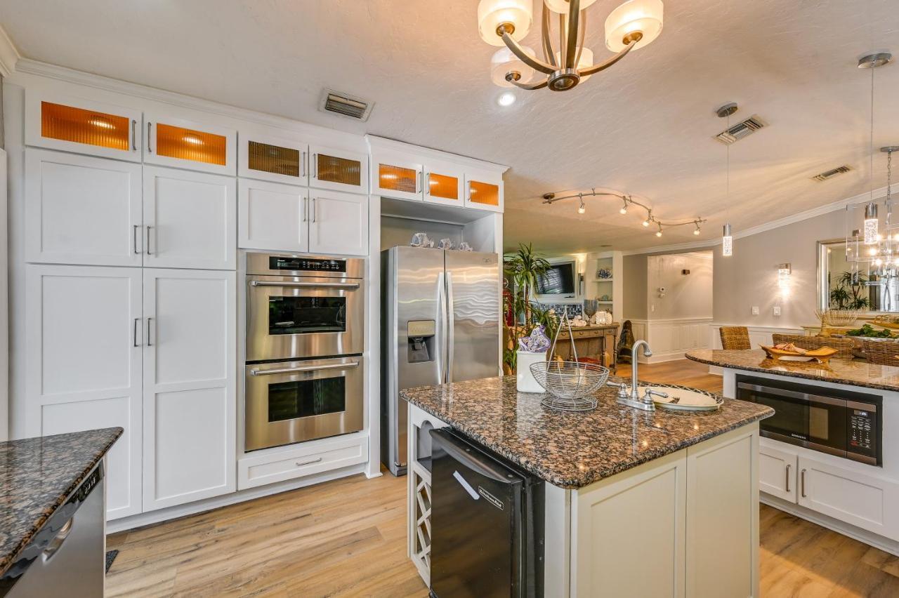 Retreat With Private Pool And Spa! * Naples