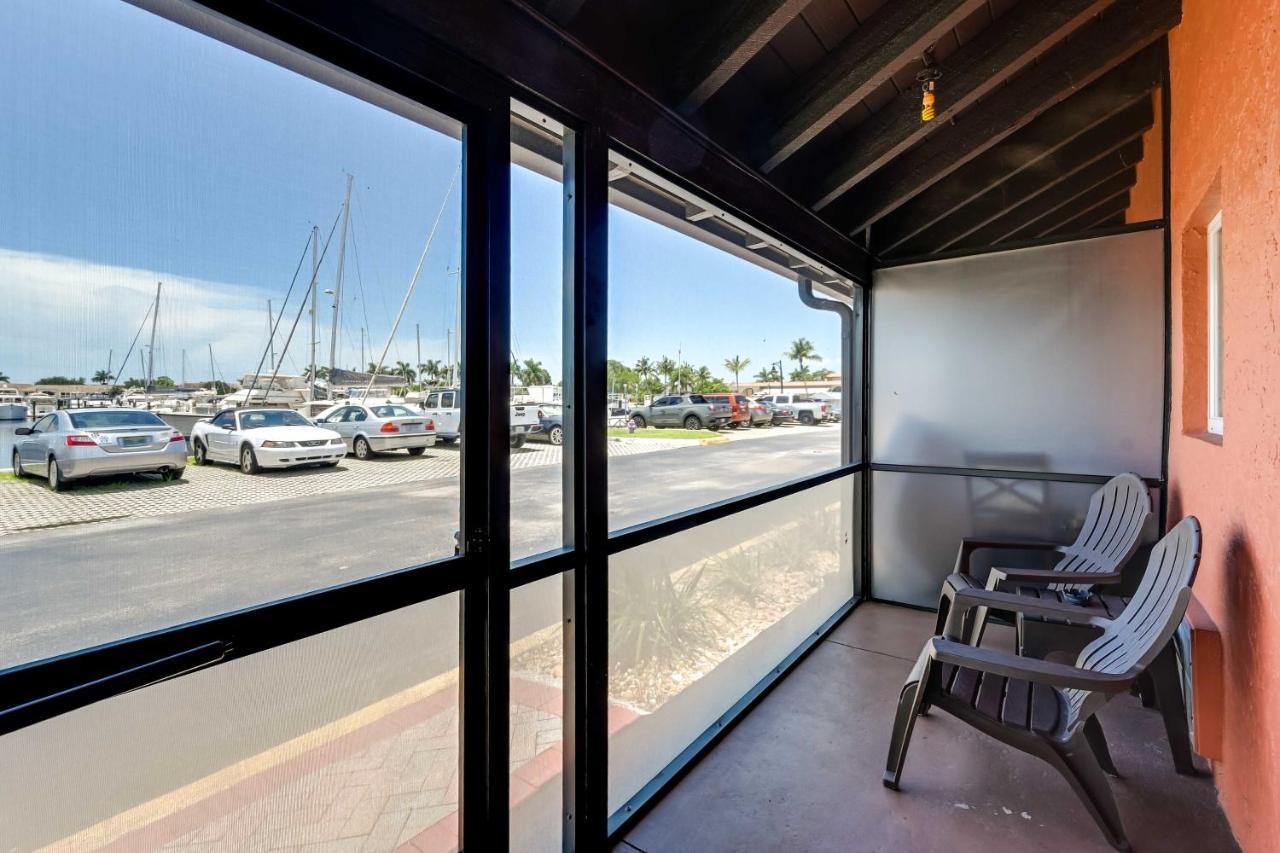 Retreat With Screened Porch And Charcoal Grill Apartment *