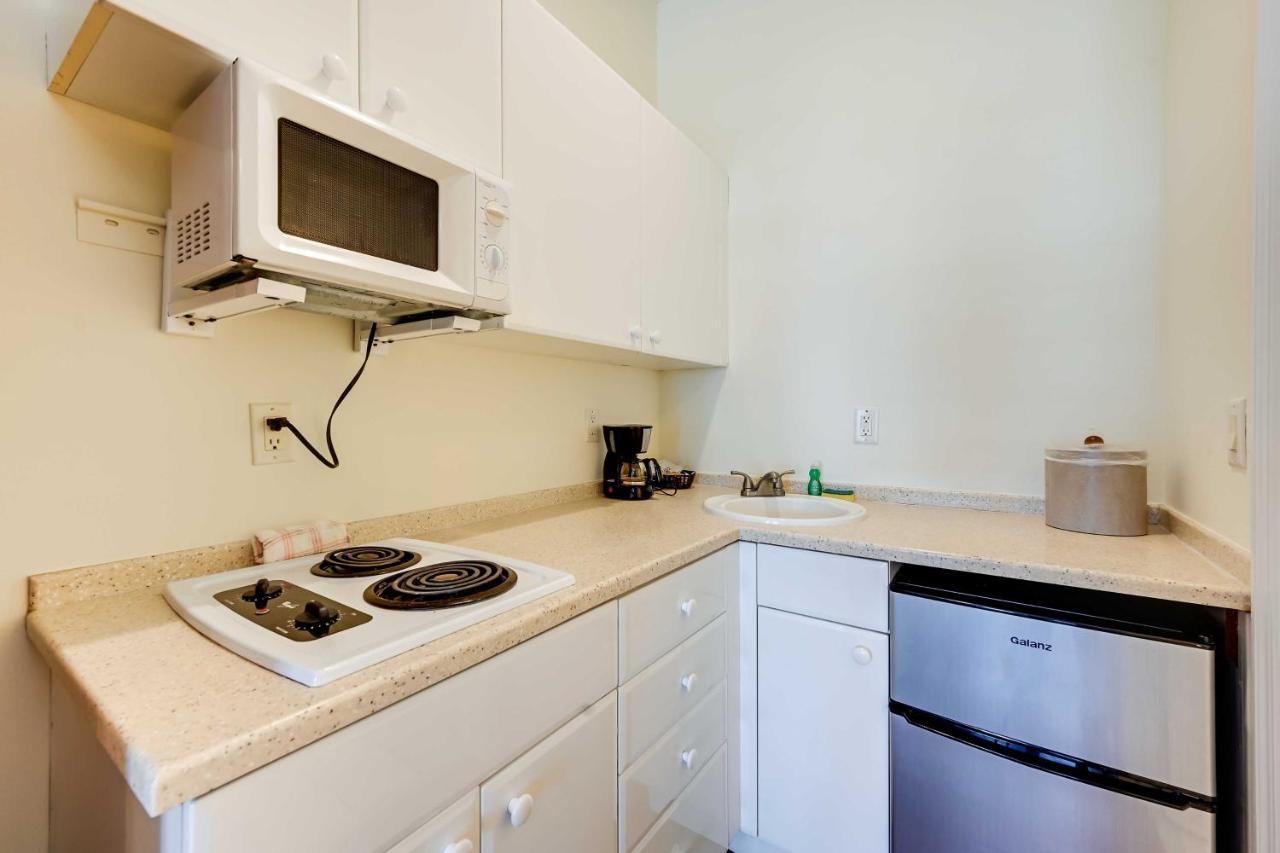 Apartment Quaint With Community Fitness Center *