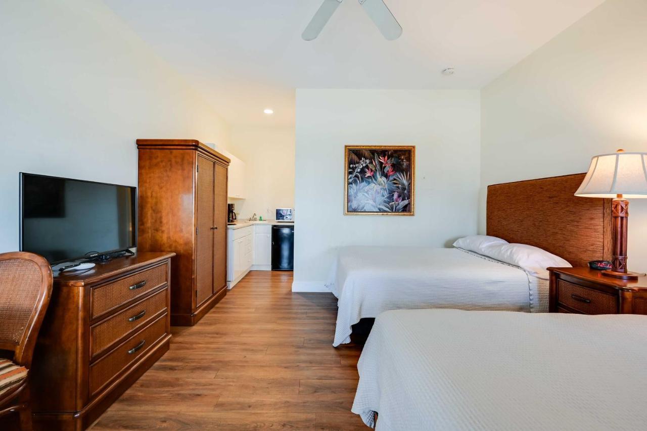 Apartment Sunny Escape With Heated Community Pool! Naples