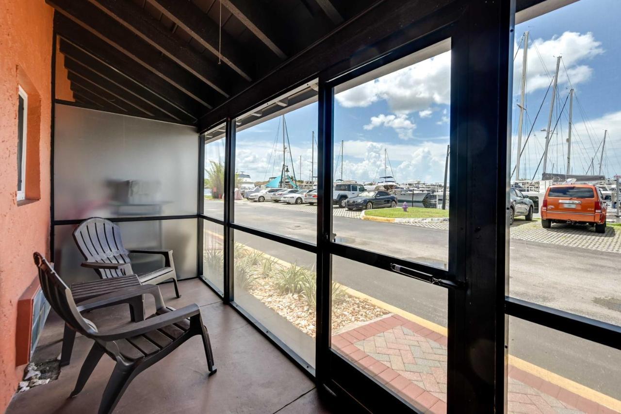 Sunny Escape With Heated Community Pool! Naples