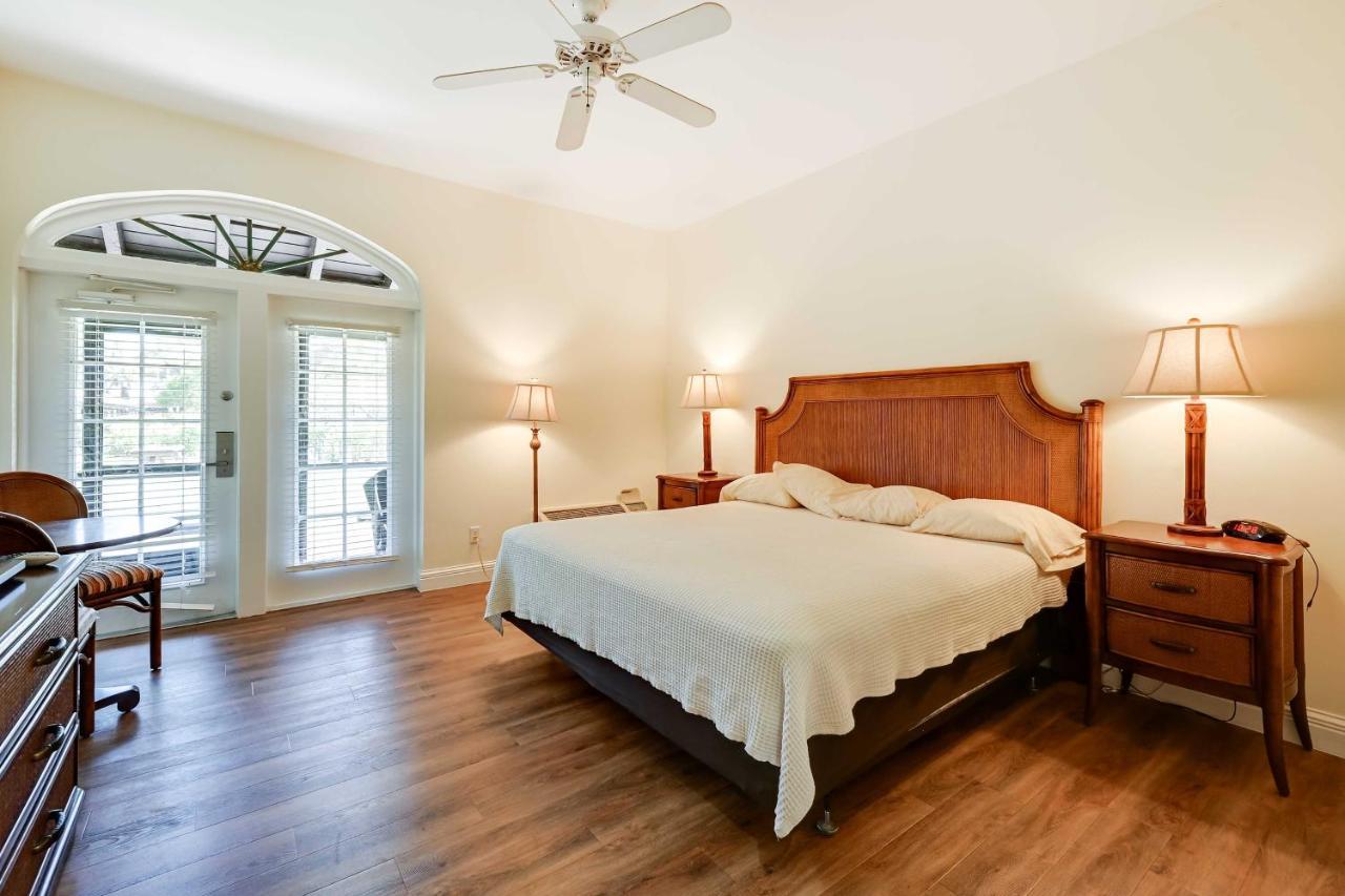 Vacation Close To Parks And Beaches!