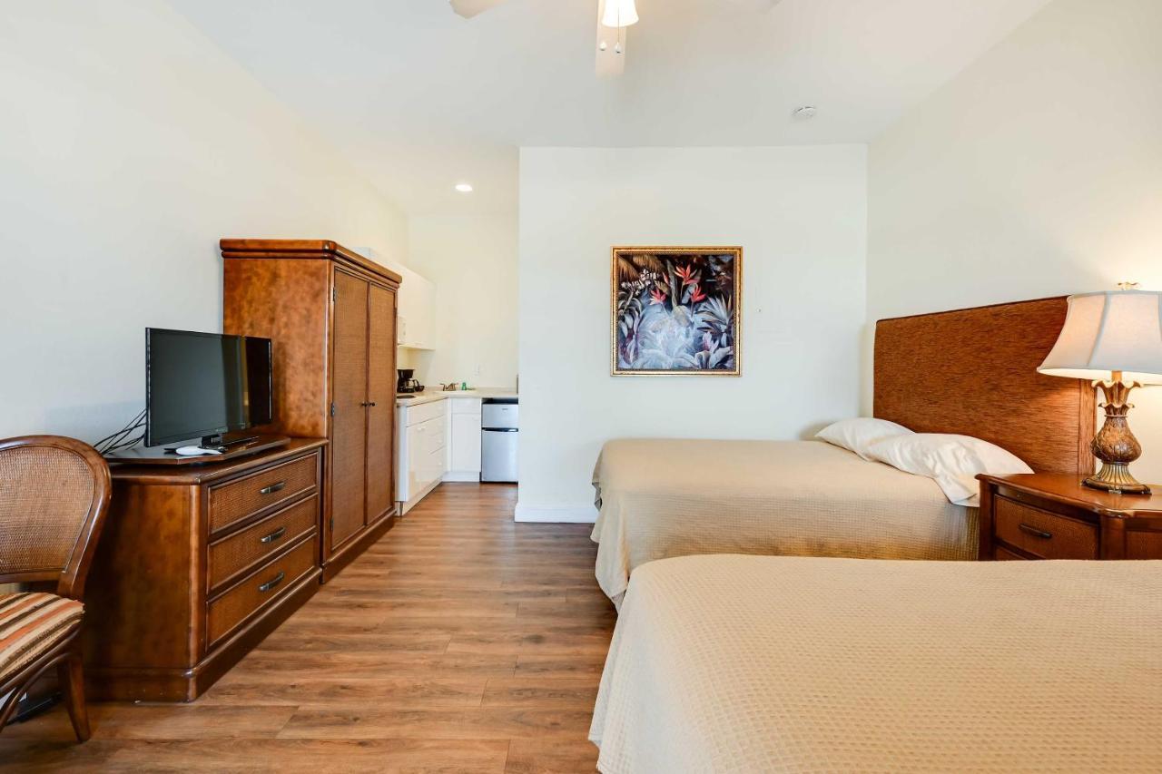 Quaint With Community Fitness Center * Naples