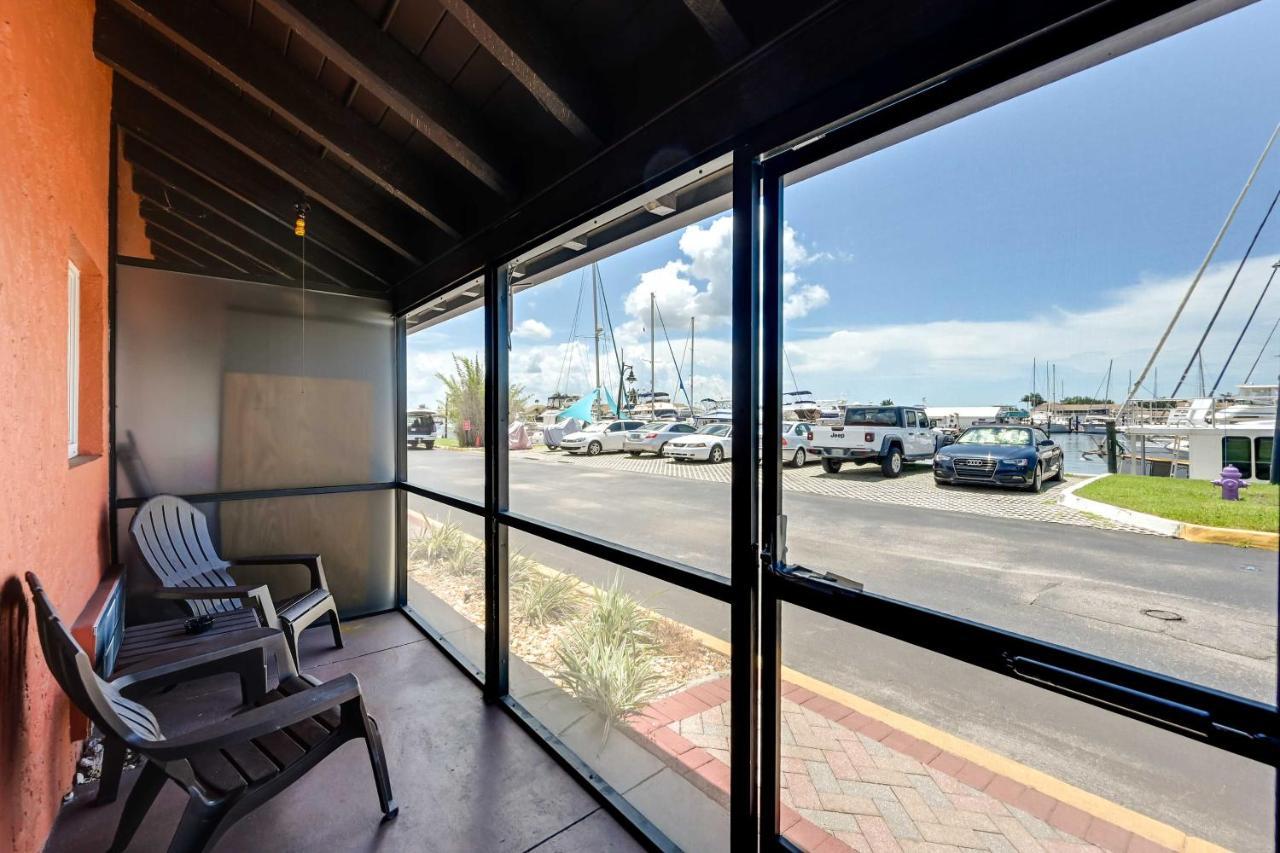 Quaint With Community Fitness Center * Naples