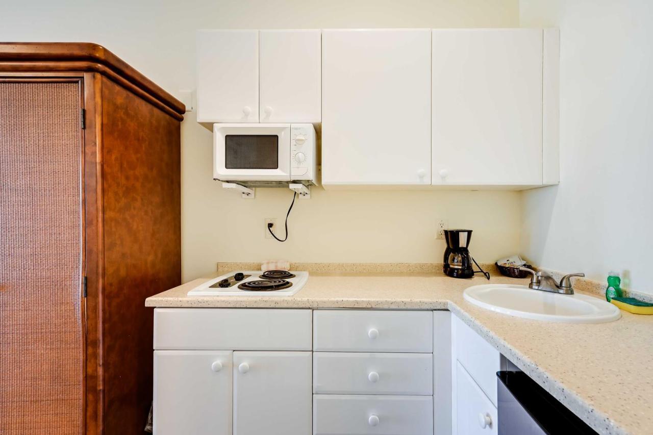 Apartment Quaint With Community Fitness Center *