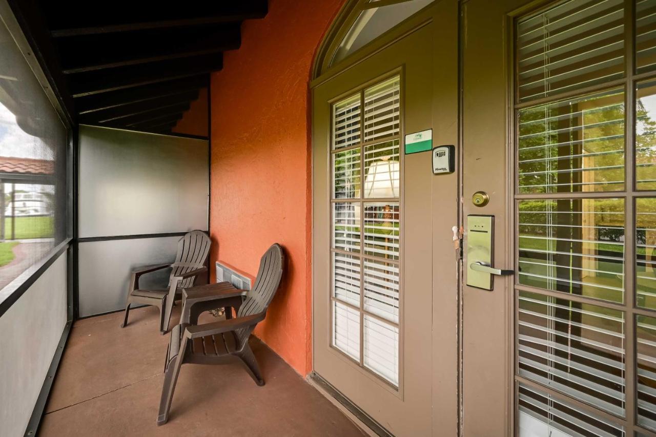 With Canal Access! Apartment Naples