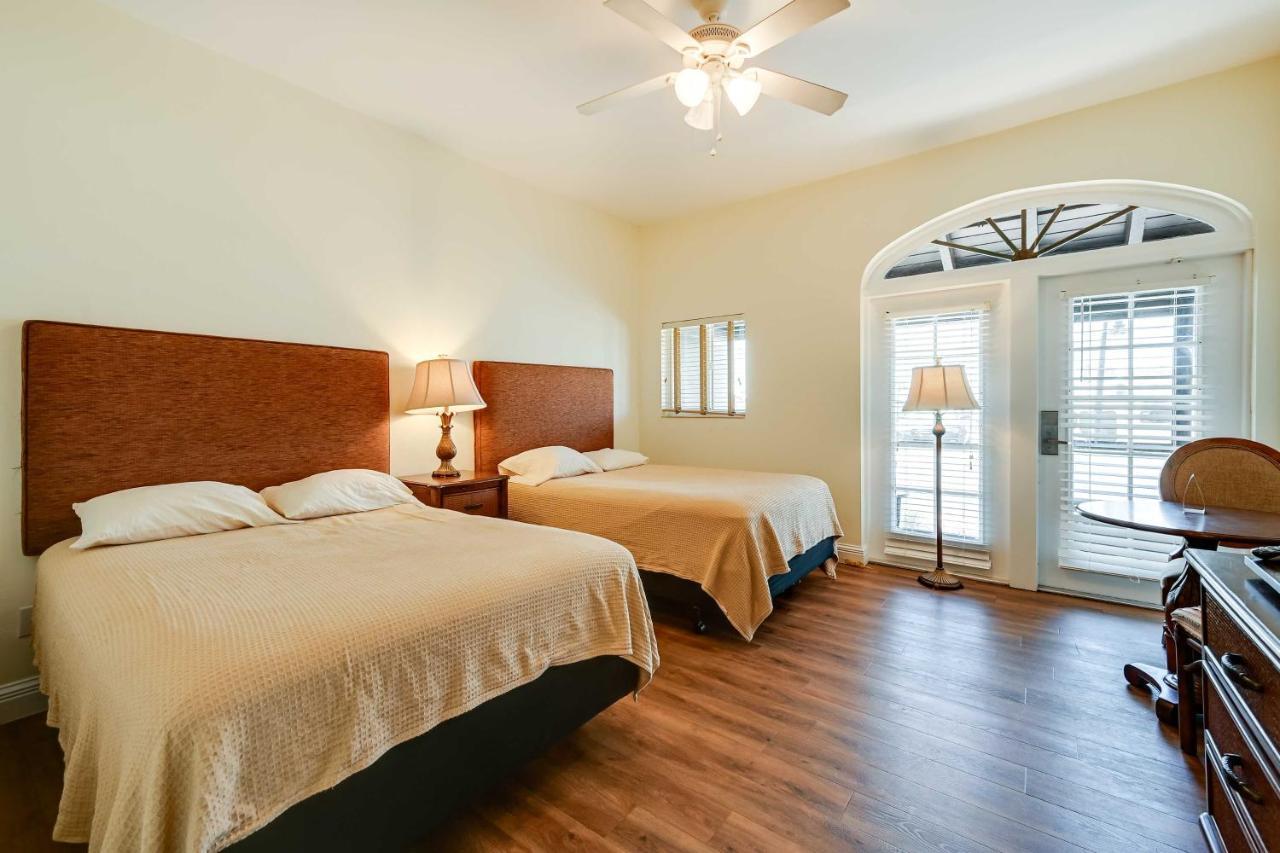 Quaint With Community Fitness Center * Naples