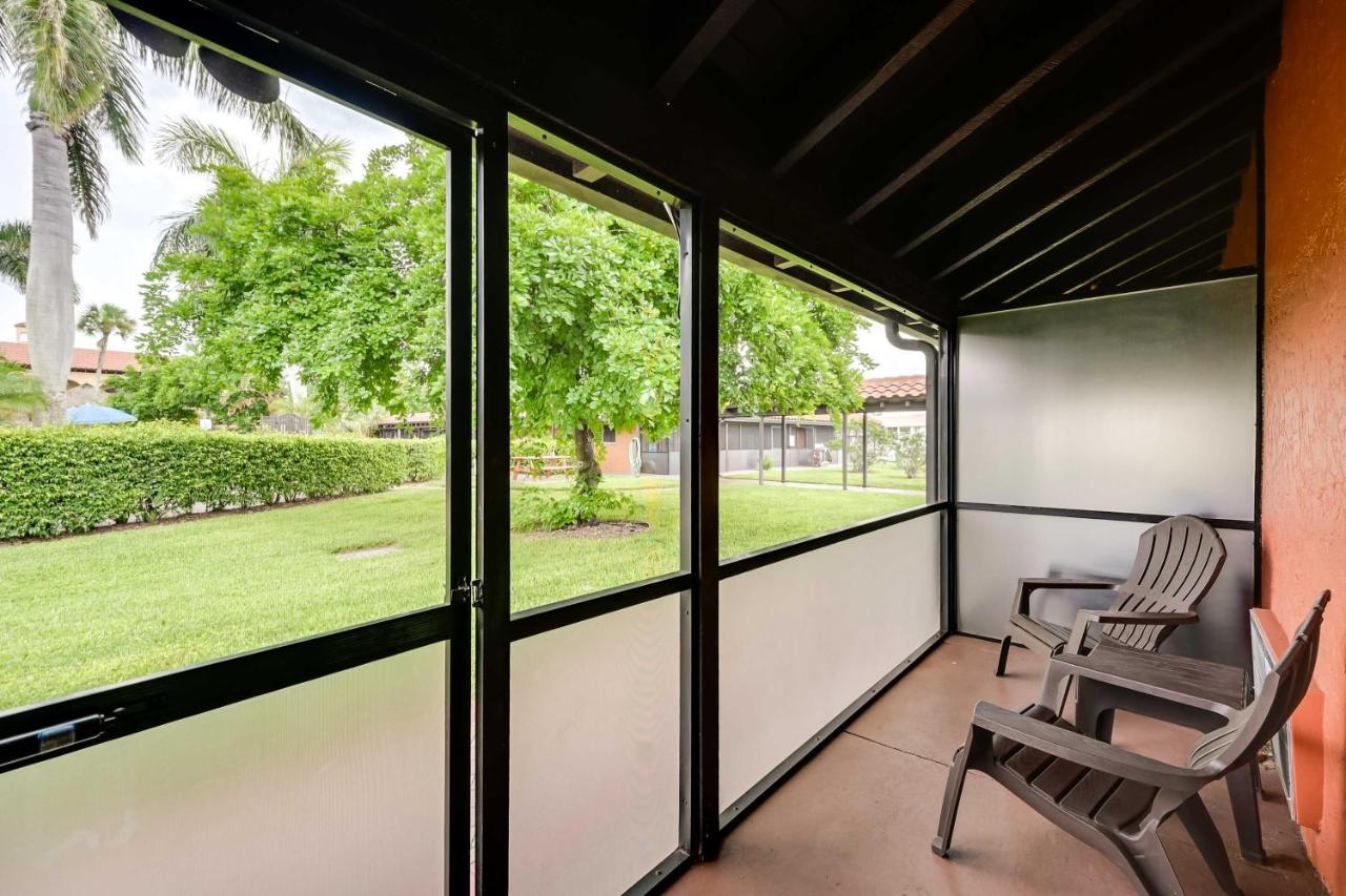 With Canal Access! Apartment *