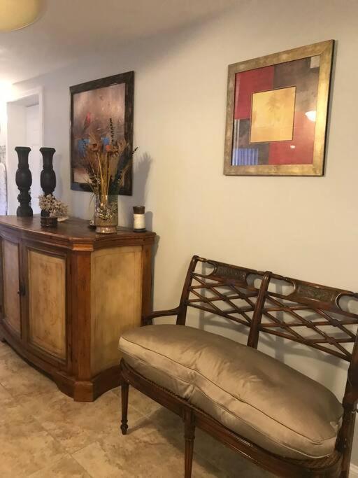 Roomy Recently Renovated Apt. Apartment