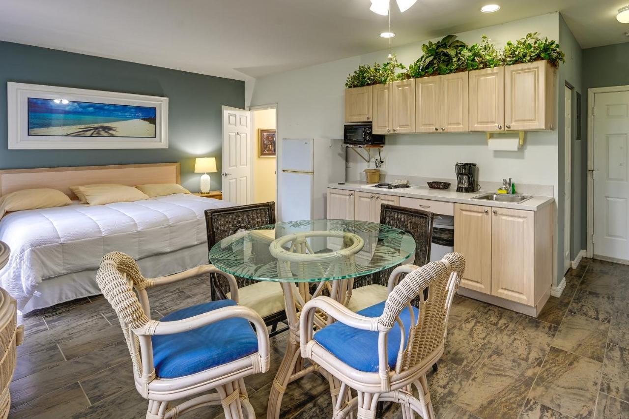 Apartment With Community Pool In Naples! *