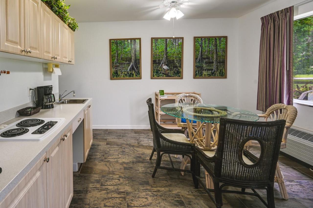 With Community Pool In Naples! Apartment Naples