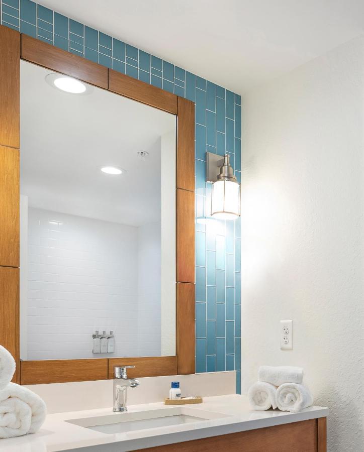 Hotel Compass By Margaritaville 3*