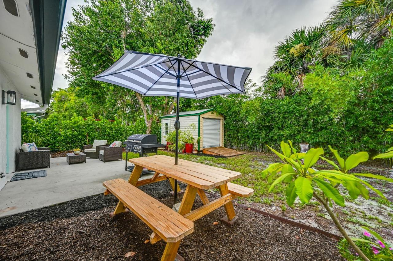 Sunny Florida Escape With Patio, Grill And Fire Pit! Holiday home