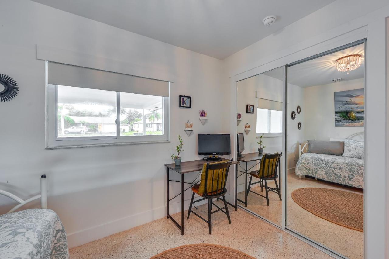 Sunny Florida Escape With Patio, Grill And Fire Pit! * Naples