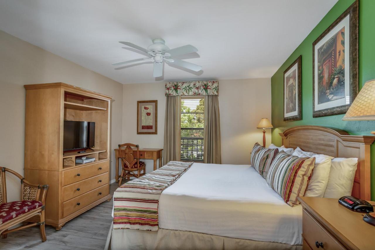 Fabulous Park Shore Apartment Naples
