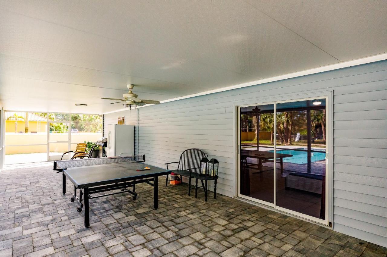 Beautiful In With Huge Private Pool