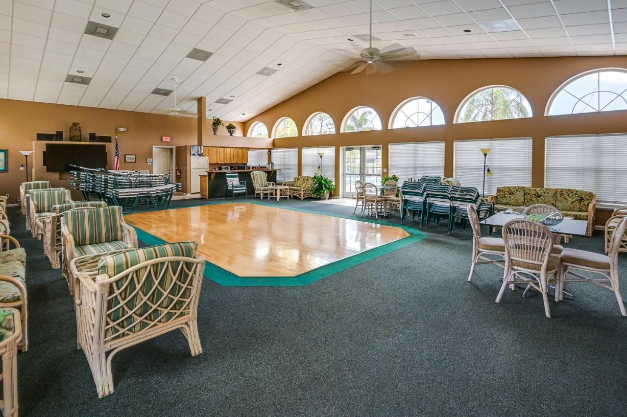 With Pool Access - 3 Mi To Beaches! Apartment *