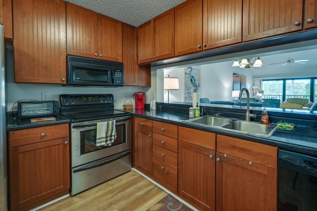 With Pool Access - 3 Mi To Beaches! Apartment Naples