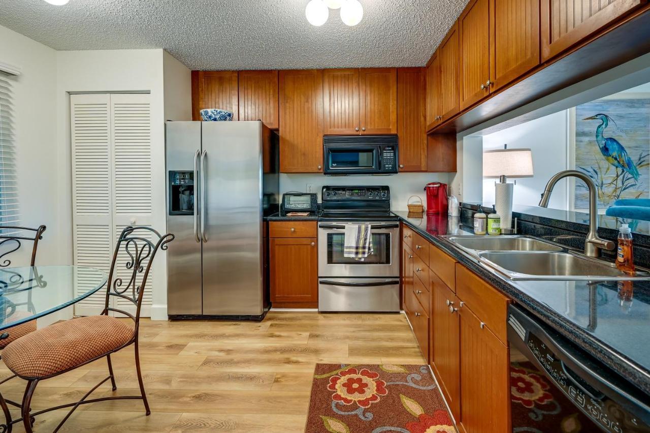 With Pool Access - 3 Mi To Beaches! Apartment