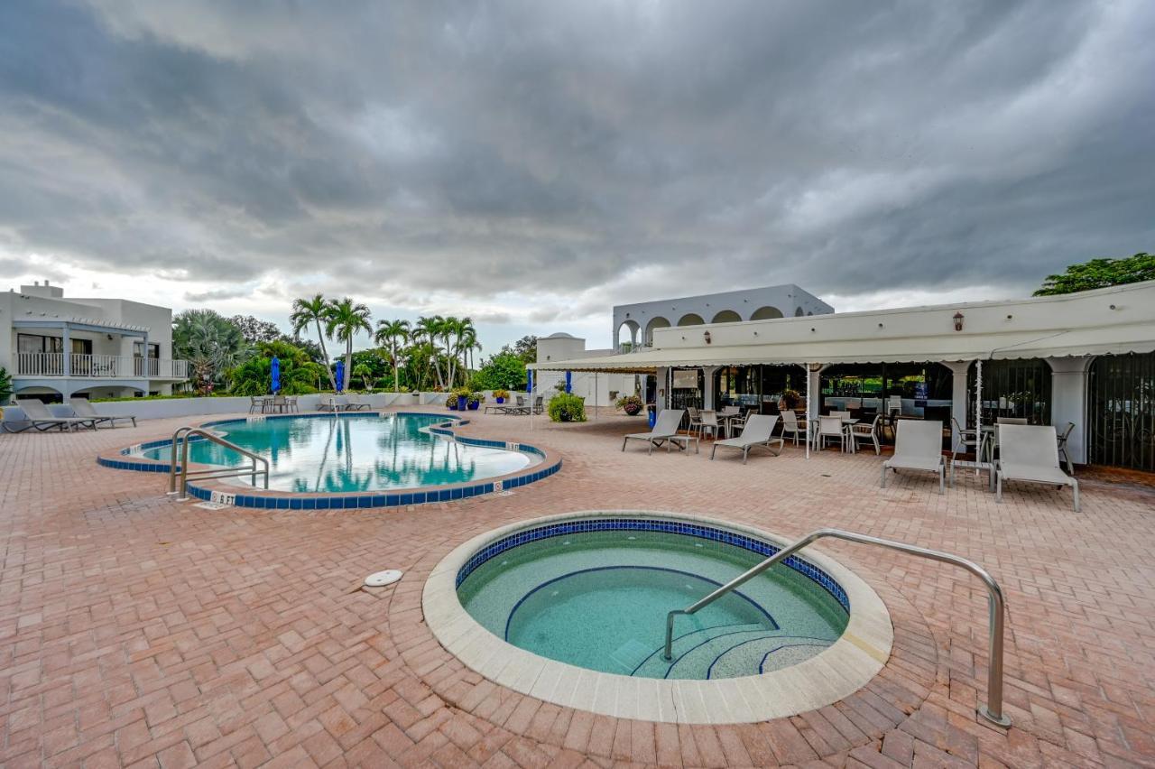 Lovely Vacation With Shared Pools! Apartment *