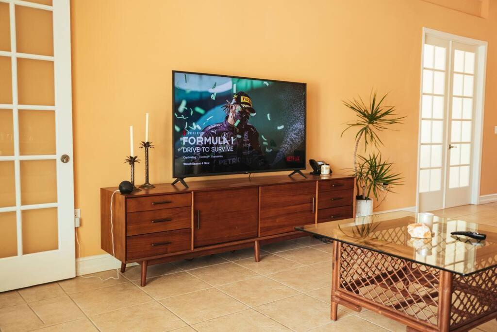 Tropical Paradise 3.5 Bd/3ba 10-min To Villa