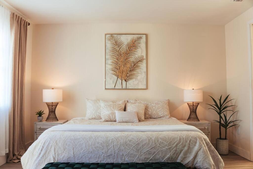 Villa Tropical Paradise 3.5 Bd/3ba 10-min To