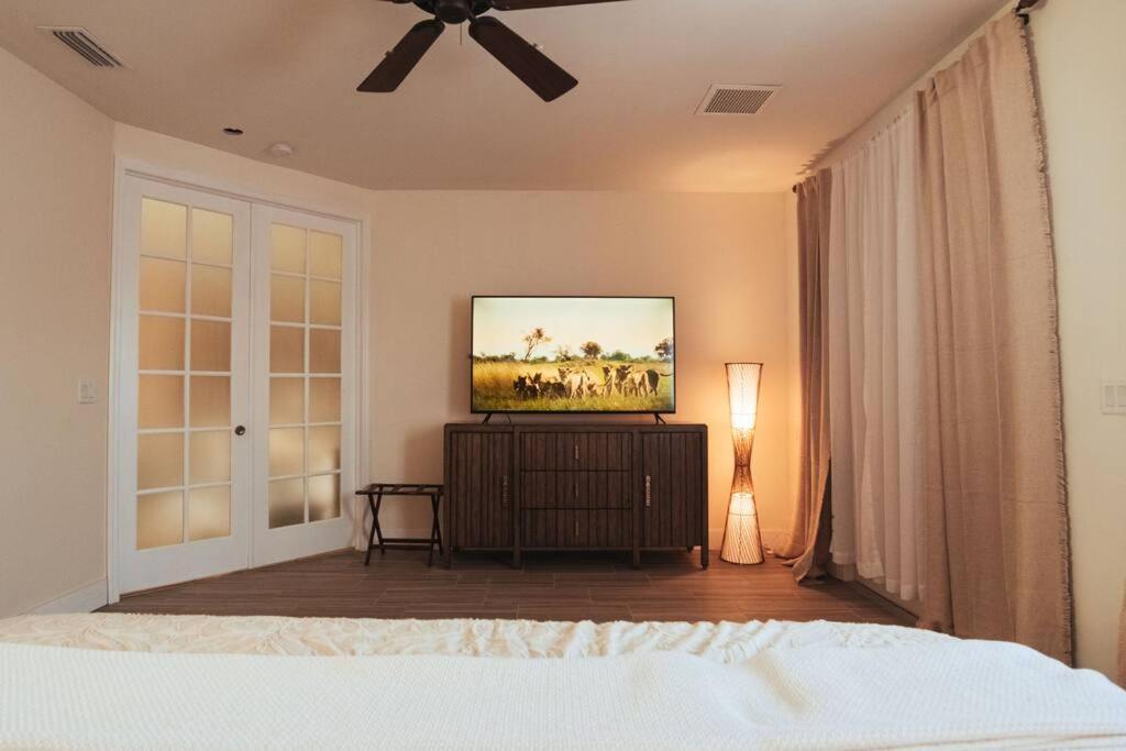 Villa Tropical Paradise 3.5 Bd/3ba 10-min To Naples