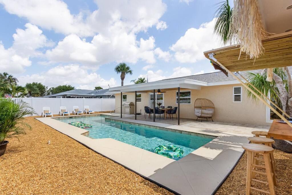 Fl , Paradise Pool Holiday home