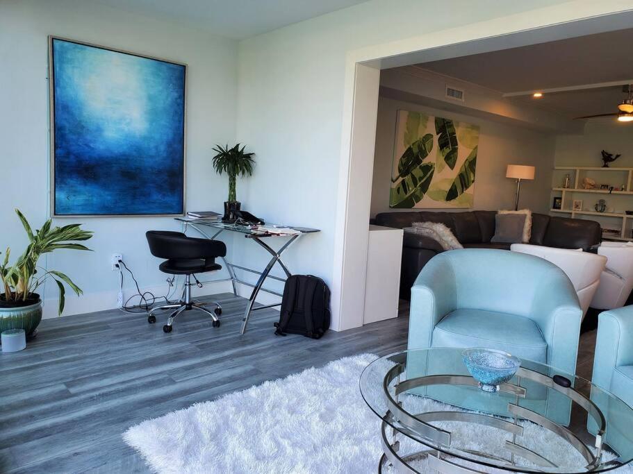 Waterfront- New 2 Br- On Bay & Across From * Naples