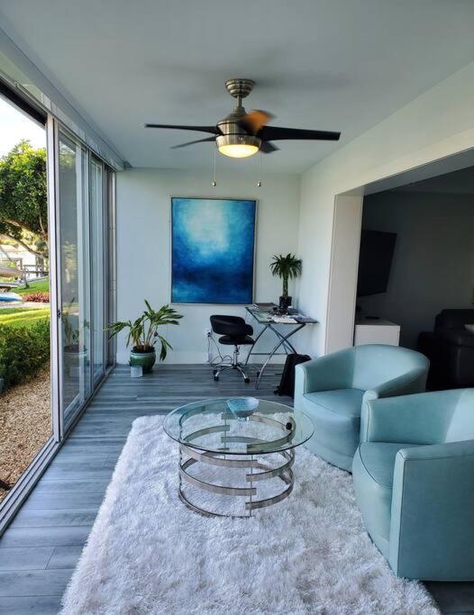 Waterfront- New 2 Br- On Bay & Across From Villa Naples