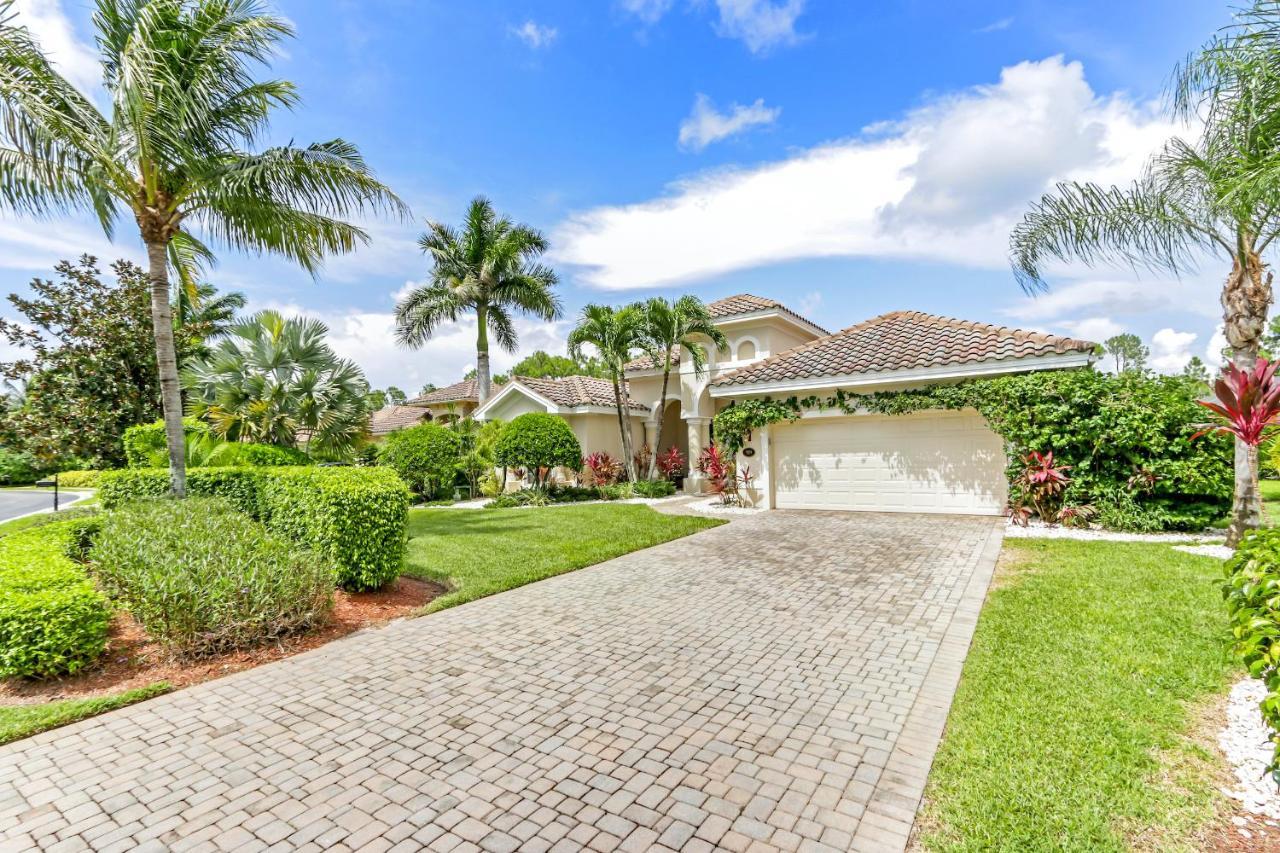 Holiday home Modern W Screened Pool, Hot Tub, & Comm Amenities! Naples