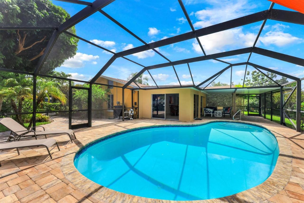 Holiday home Lakefront, Pool, Outdoor Kitchen, Lush Garden Naples