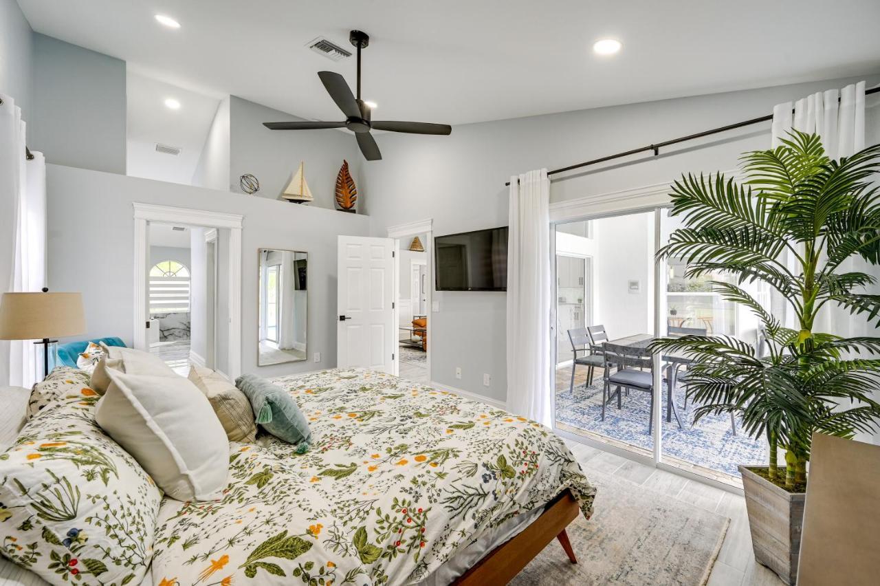Stunning With Pool, Patio, Water Views Holiday home