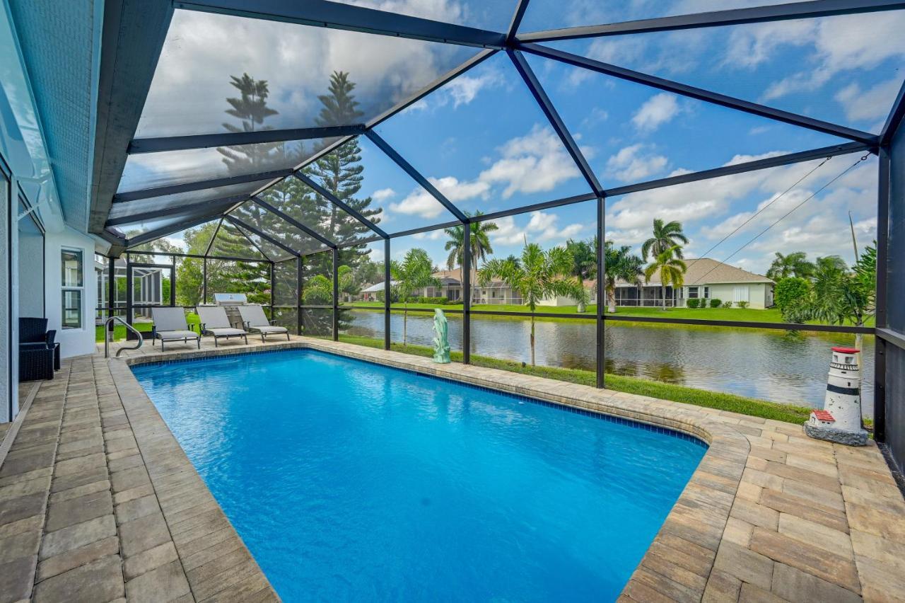 Stunning With Pool, Patio, Water Views Holiday home *