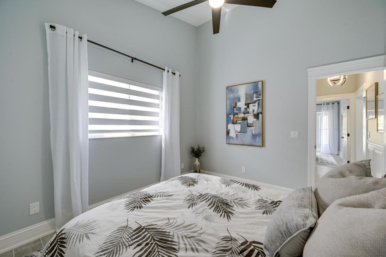 Stunning With Pool, Patio, Water Views Naples