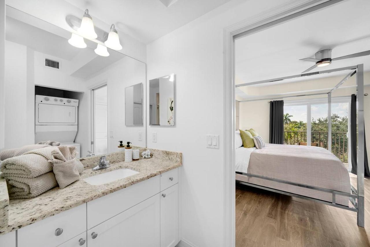 Stylish In Fantastic Location!