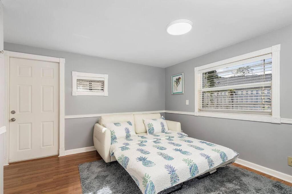 Luxury 4bdr+den Pool * Naples