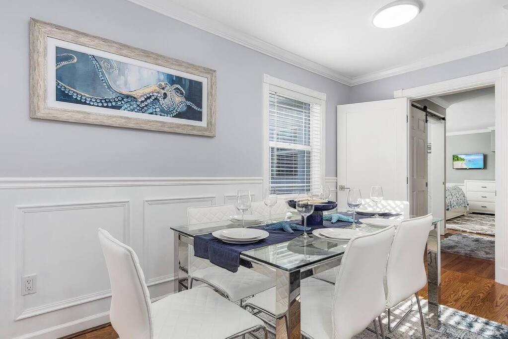 Luxury 4bdr+den Pool *