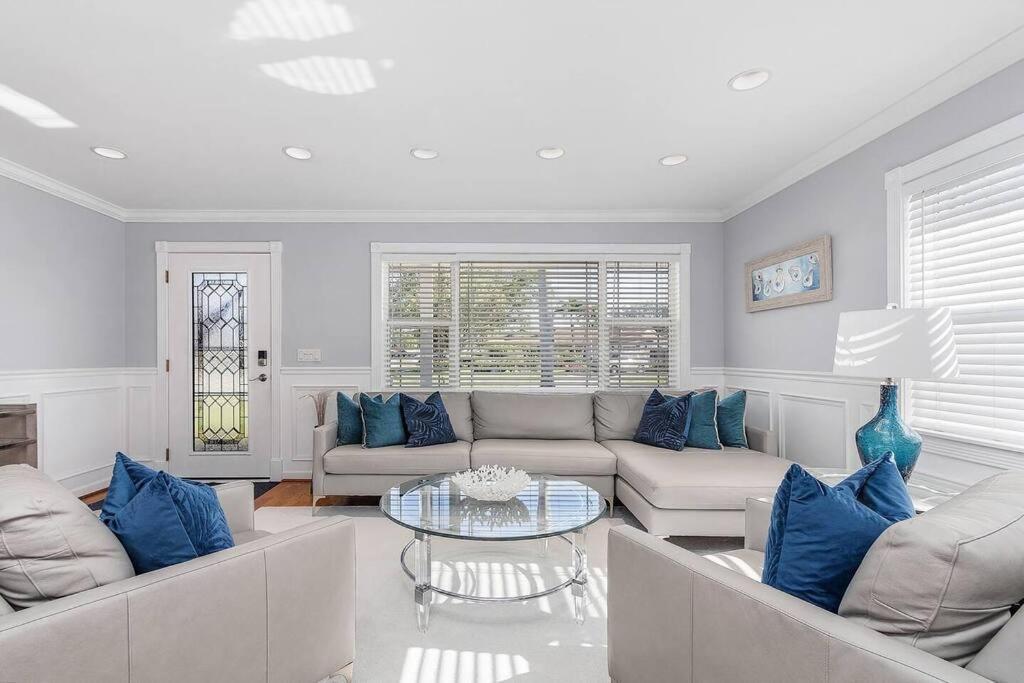 Luxury 4bdr+den Pool * Naples